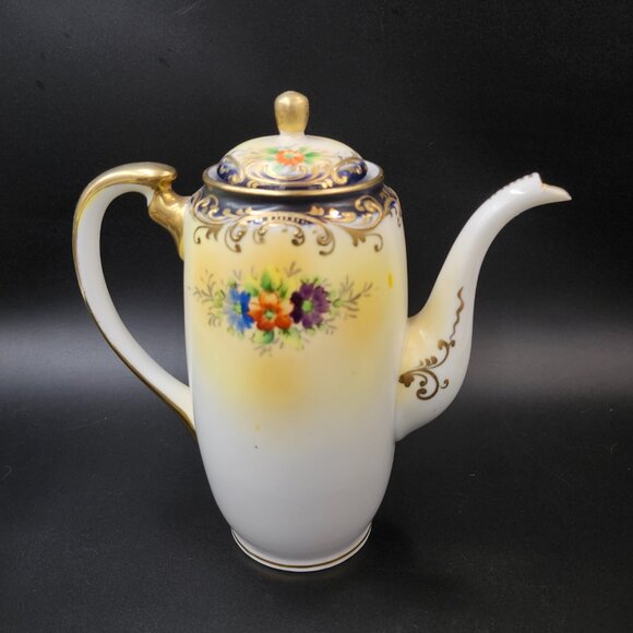 Vintage Porcelain Tea Set Handpainted w Heavy Gold Accents - Picture 8 of 12